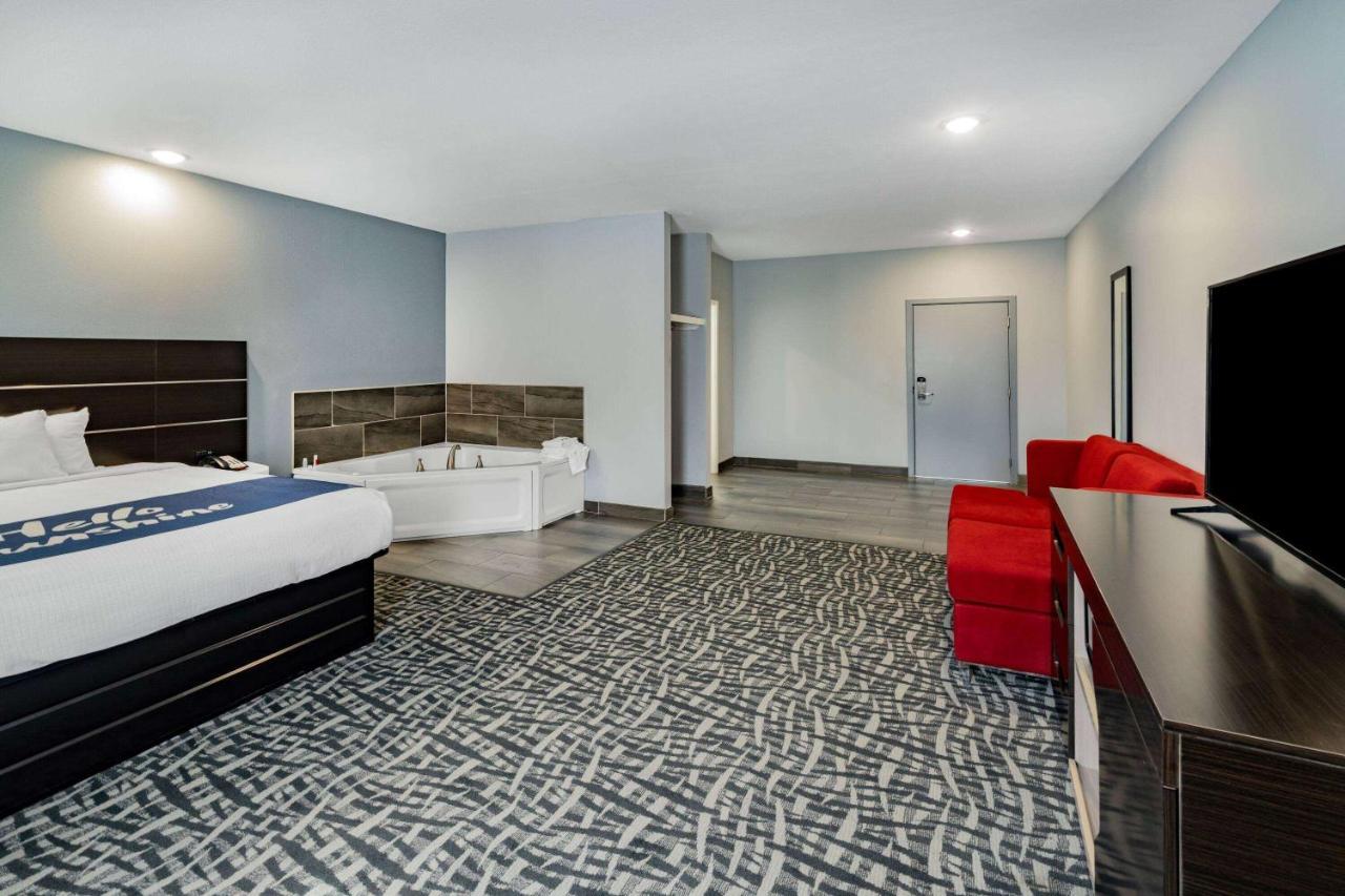 Days Inn & Suites By Wyndham Horn Lake - Memphis Graceland Экстерьер фото